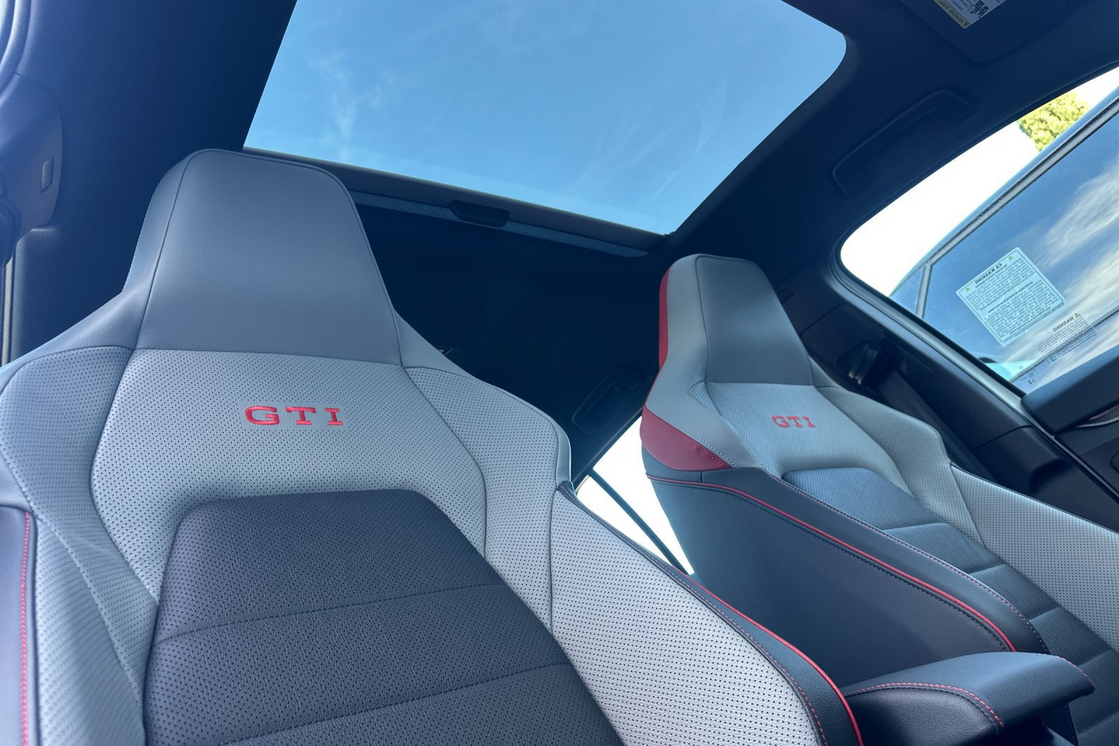 New 2026 Volkswagen GTI SE FWD image 15