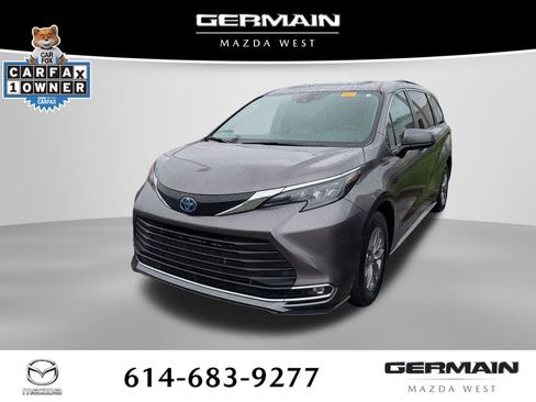 Used 2024 Toyota Sienna XLE w/ XLE Plus Package FWD image 5
