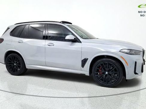 Used 2025 BMW X5 xDrive40i w/ M Sport Package AWD/4WD image 10
