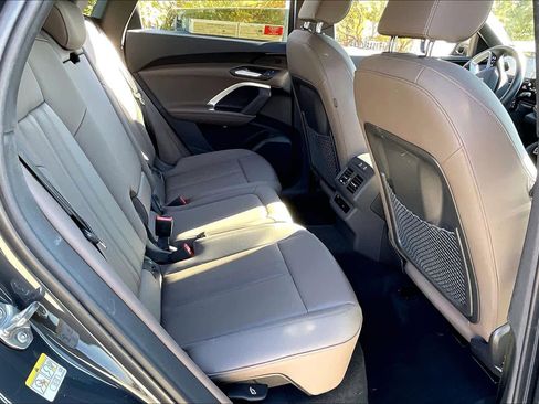 Certified 2025 Audi Q5 Premium w/ Convenience Package image 18