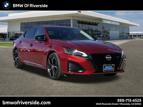 Used 2023 Nissan Altima 2.5 SR w/ SR Premium Package image 1