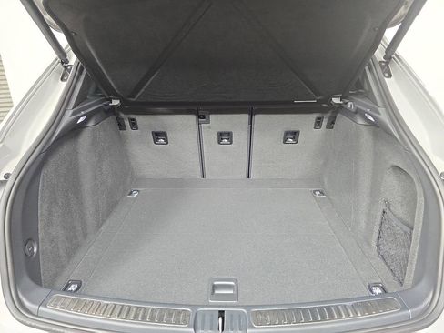 New 2026 Porsche Macan image 25