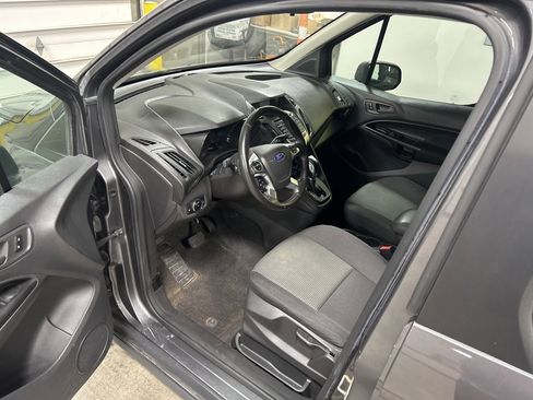 Used 2018 Ford Transit Connect XL image 2