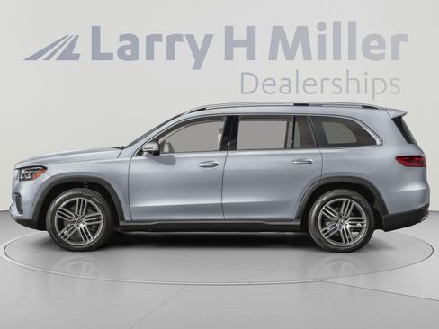 Used 2026 Mercedes-Benz GLS 450 4MATIC image 3
