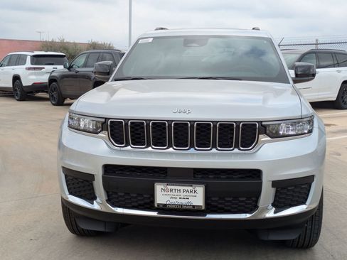 New 2025 Jeep Grand Cherokee L Laredo RWD image 8