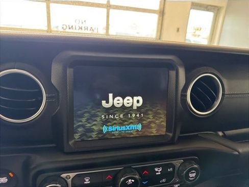 Used 2021 Jeep Wrangler Unlimited Sahara w/ Uconnect 4C Nav & Sound Group AWD/4WD image 23
