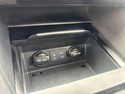 Used 2018 Hyundai Elantra SE FWD image 24
