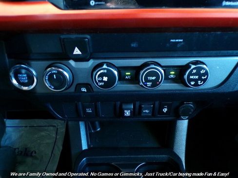 Used 2020 Toyota Tacoma TRD Off-Road image 39
