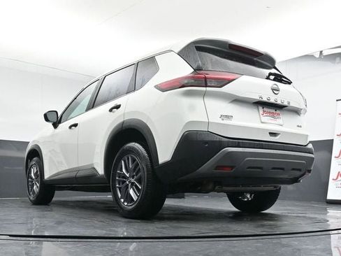 Used 2023 Nissan Rogue S image 40