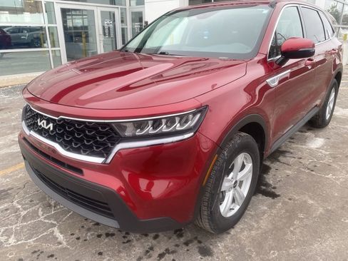 Used 2022 Kia Sorento LX image 4