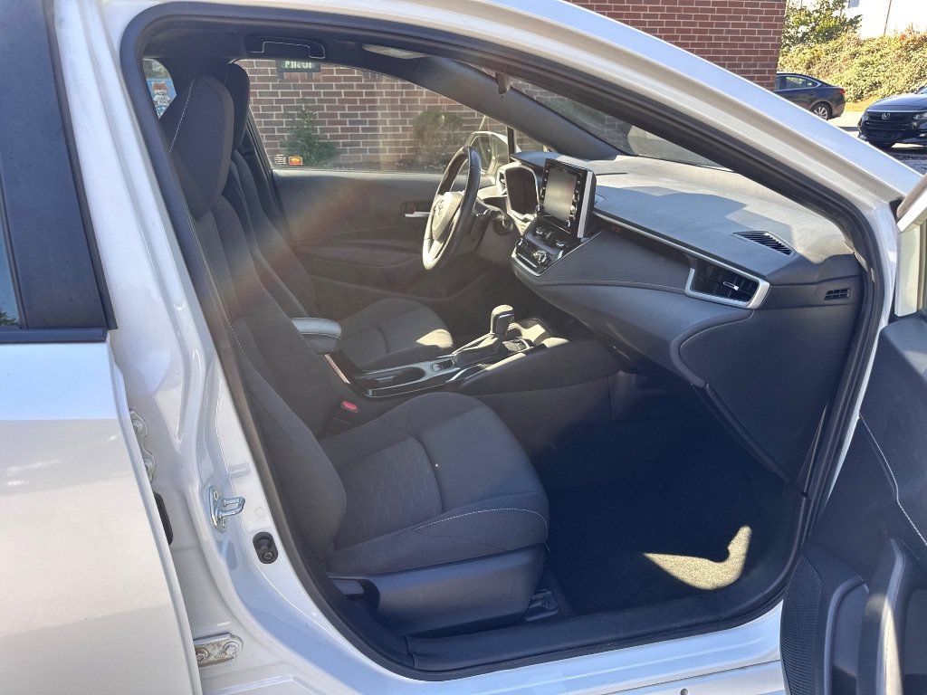Used 2021 Toyota Corolla SE w/ Carpet Mat Package (TMS) FWD image 23