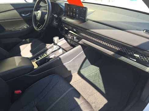 Used 2024 Honda Accord Sport image 15