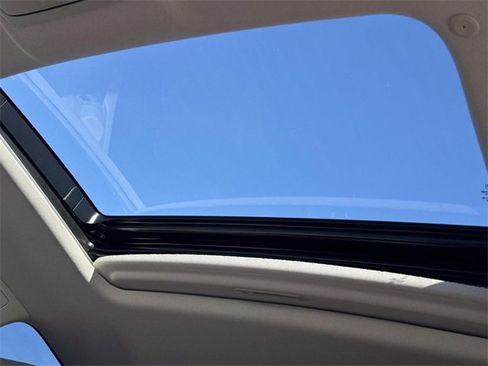 Used 2020 Honda Accord Touring image 9