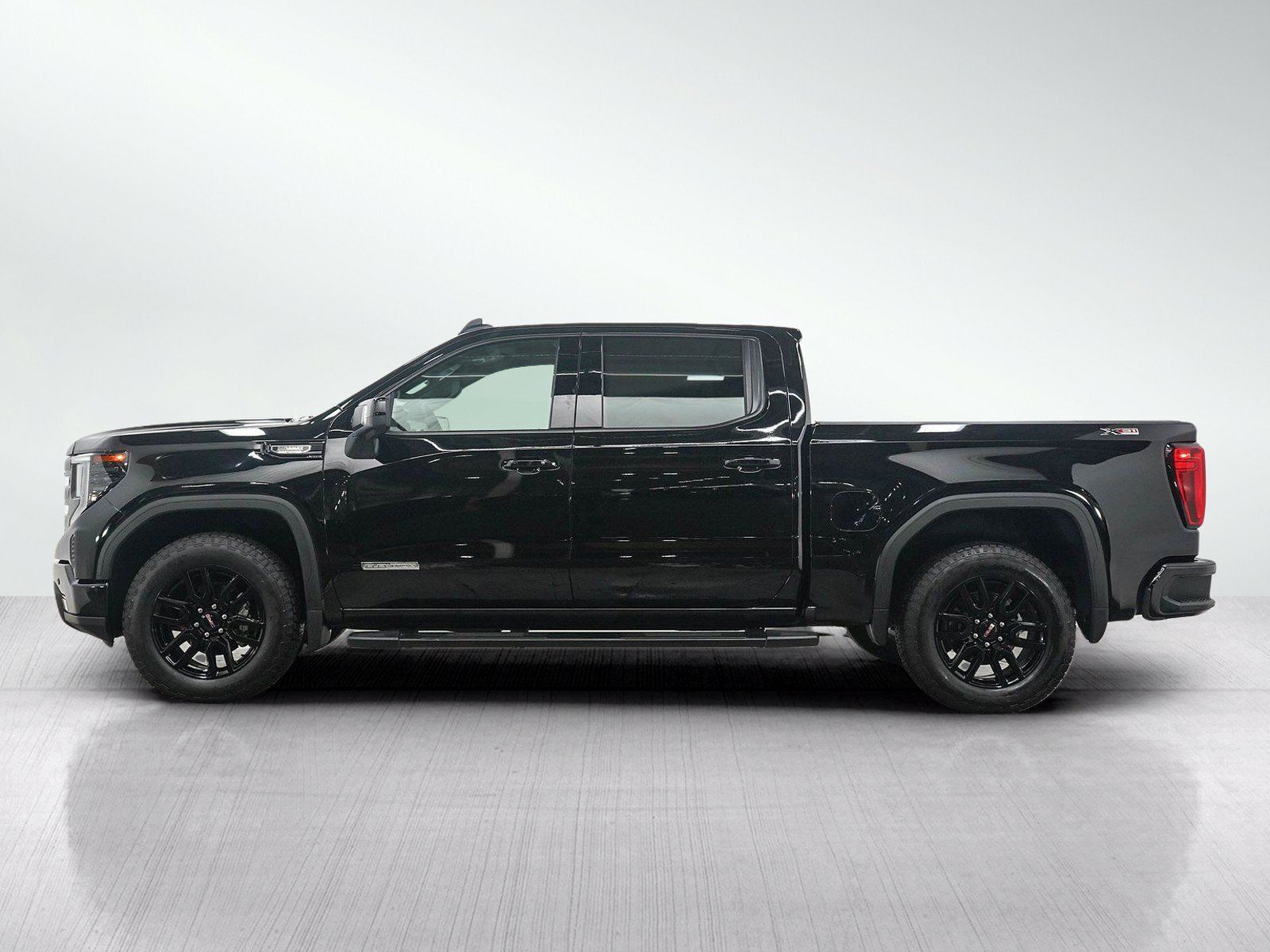 Used 2026 GMC Sierra 1500 Elevation w/ Elevation Premium Package AWD/4WD image 2