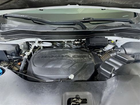 Used 2022 Honda Pilot Touring image 9