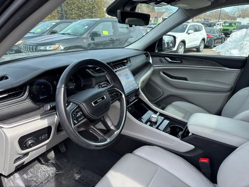 Used 2023 Jeep Grand Cherokee L Overland w/ Luxury Tech Group IV image 12