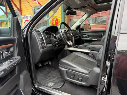 Used 2017 RAM 2500 Laramie w/ Sport Appearance Group AWD/4WD image 11