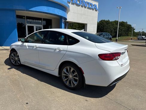 Used 2015 Chrysler 200 S w/ Navigation & Sound Group I FWD image 3