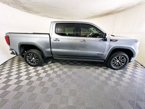 Used 2021 GMC Sierra 1500 AT4 w/ AT4 Premium Package AWD/4WD image 2