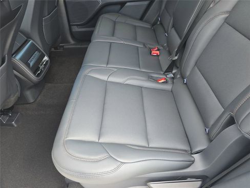 New 2026 Lincoln Nautilus Premier AWD/4WD image 12
