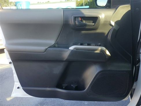 Used 2022 Toyota Tacoma 2WD Double Cab image 29