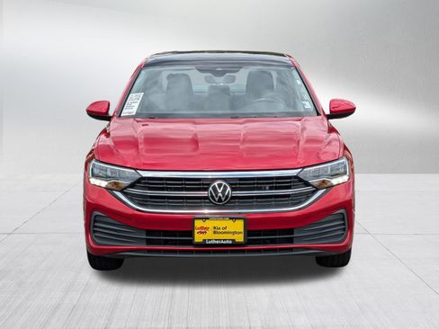 Used 2022 Volkswagen Jetta SE FWD image 2