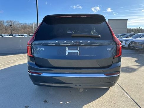 New 2026 Volvo XC90 B5 Core image 6