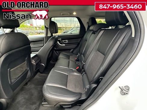 Used 2017 Land Rover Discovery Sport SE AWD/4WD image 11