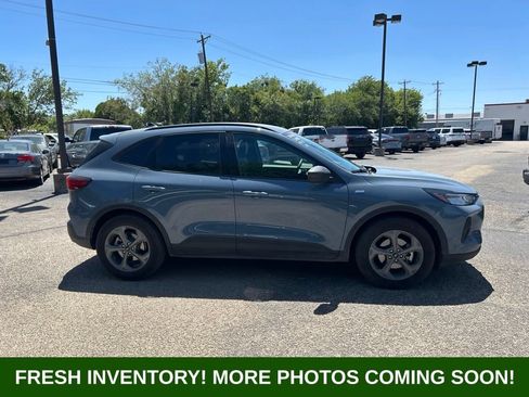 Used 2025 Ford Escape ST-Line FWD image 2