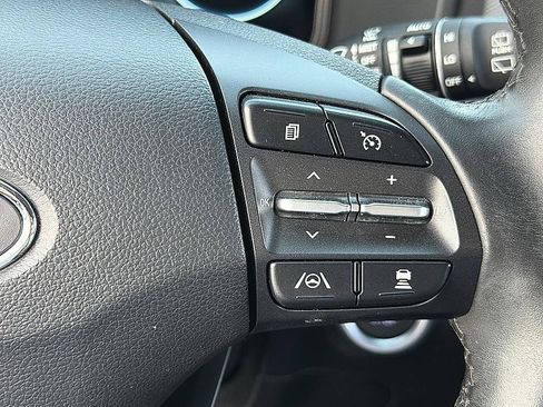 Certified 2023 Hyundai Kona Limited w/ Cargo Package AWD/4WD image 18