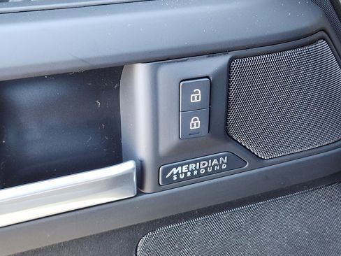 New 2026 Land Rover Defender 110 X-Dynamic SE image 22