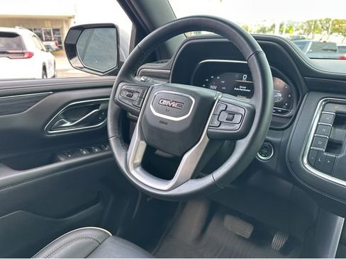 Certified 2024 GMC Yukon XL SLT w/ SLT Premium Package RWD image 6