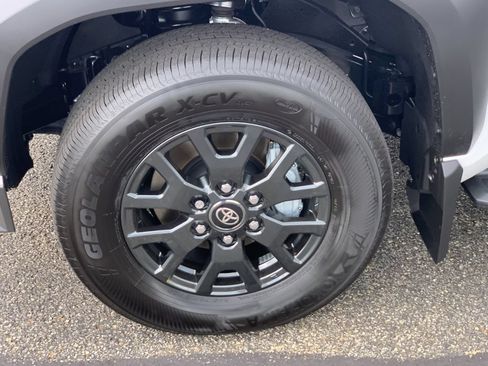New 2026 Toyota 4Runner SR5 AWD/4WD image 31