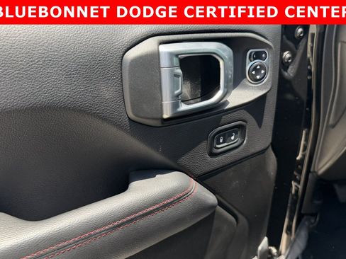 Used 2023 Jeep Gladiator Rubicon w/ Cold Weather Group AWD/4WD image 10
