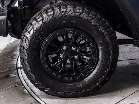 Used 2023 Jeep Wrangler Unlimited Rubicon 4xe AWD/4WD image 9