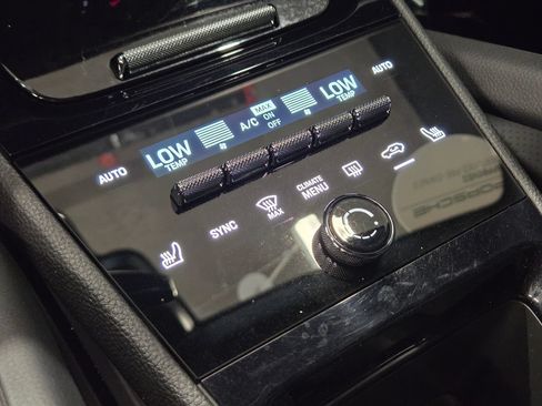 Certified 2024 Porsche Cayenne S AWD/4WD image 22