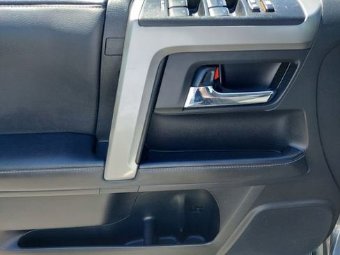 Used 2021 Toyota 4Runner SR5 Premium w/ Moonroof Package AWD/4WD image 17