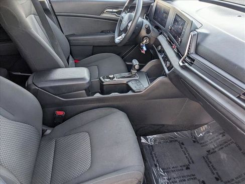 Used 2023 Kia Sportage LX image 20