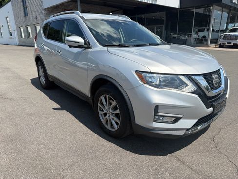 Used 2018 Nissan Rogue SV w/ Premium Package AWD/4WD image 5