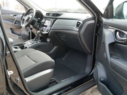 Used 2017 Nissan Rogue SV AWD/4WD image 20