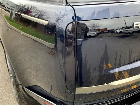 New 2026 Land Rover Range Rover Long Wheelbase SE image 14