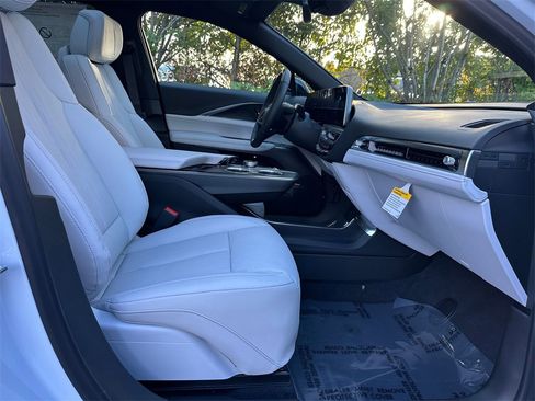 New 2026 Cadillac Lyriq Sport image 10