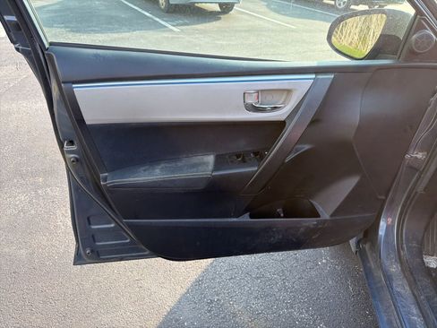 Used 2014 Toyota Corolla LE image 11