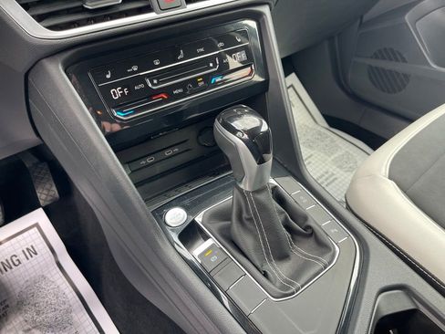 Used 2025 Volkswagen Taos SE image 24