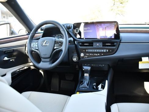 New 2025 Lexus ES 350 w/ Premium Package image 19