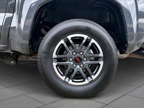 Used 2025 Toyota Tacoma TRD Sport AWD/4WD image 11