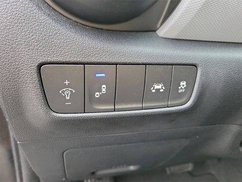 Used 2018 Hyundai Kona SEL image 20