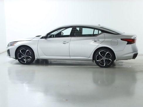 Used 2024 Nissan Altima 2.5 SR w/ SR Premium Package image 44