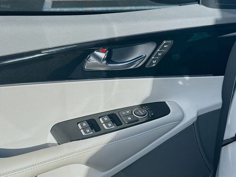 Used 2019 Kia Sorento SX image 16