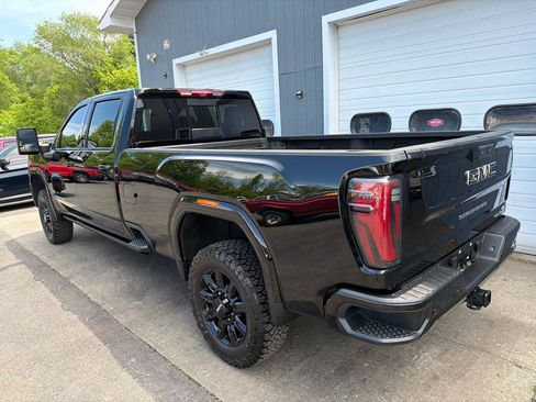 Used 2024 GMC Sierra 3500 AT4 w/ AT4 Premium Plus Package AWD/4WD image 6